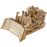 Vooraanzicht van de Terrain Titan met breed beweegbaar blad en gedetailleerde cabine
