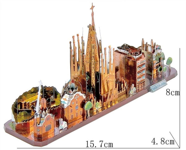 Zijaanzicht van het Barcelona metalen bouwmodel met afmetingen 15,7 bij 4,8 bij 8 centimeter