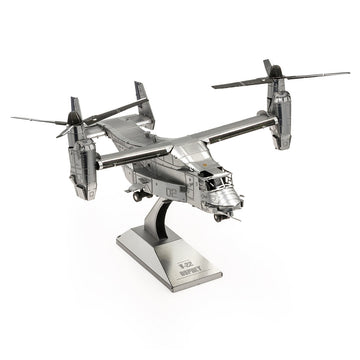 Zilverkleurig V-22 Osprey metalen bouwmodel schuin van voren met verticale gondels, grote rotors en displayvoet