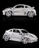 Twee metallic zilveren modelauto's uit het SlimSpul moderne kever - metalen bouwpakket worden getoond tegen een zwarte achtergrond, in zijaanzicht en driekwartaanzicht met gedetailleerde wielen, deuren en ramen.