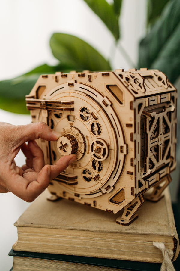 WoodTrick Geared Safe – Houten Kluis Bouwpakket met Cijferslot