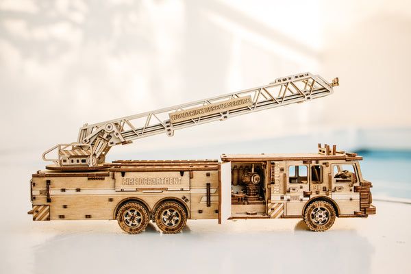 WoodTrick Rescue Firetruck – Houten Brandweerauto Bouwpakket