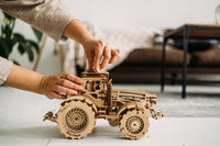 WoodTrick Tractor – Technisch Bouwpakket met Versnellingen