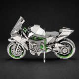 Volledig zijaanzicht van de Kawasaki Ninja H2R miniatuur met motorblok, remschijven, ketting en zijstandaard
