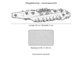 Schematische illustratie van het vliegdekschip in bovenaanzicht, 20 cm lang en 5 cm breed, op gelijke schaal met een bankpas van 8,56 x 5,40 cm