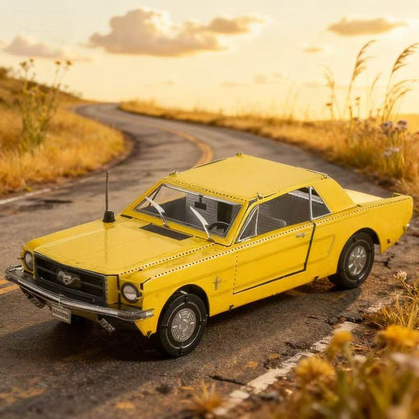 Mustang 1965 Metalen Bouwpakket - Gele Klassieker - alternatief zijaanzicht van het opgebouwde model