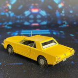 Mustang 1965 Metalen Bouwpakket - Gele Klassieker - sfeerfoto van het opgebouwde model