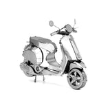 Vespa Primavera 150 Metalen Bouwpakket - Scooter - sfeerfoto van het opgebouwde model