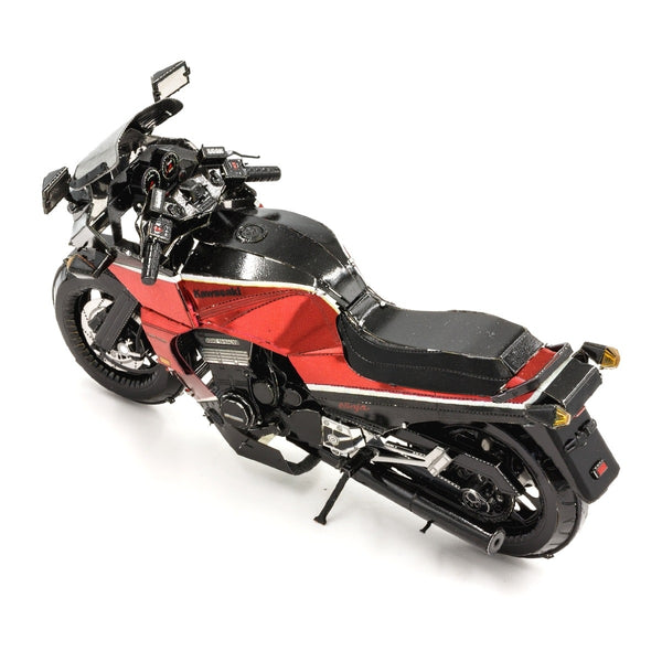 Kawasaki GPz900R Metalen Bouwpakket - Rode Motorfiets - alternatief zijaanzicht van het opgebouwde model