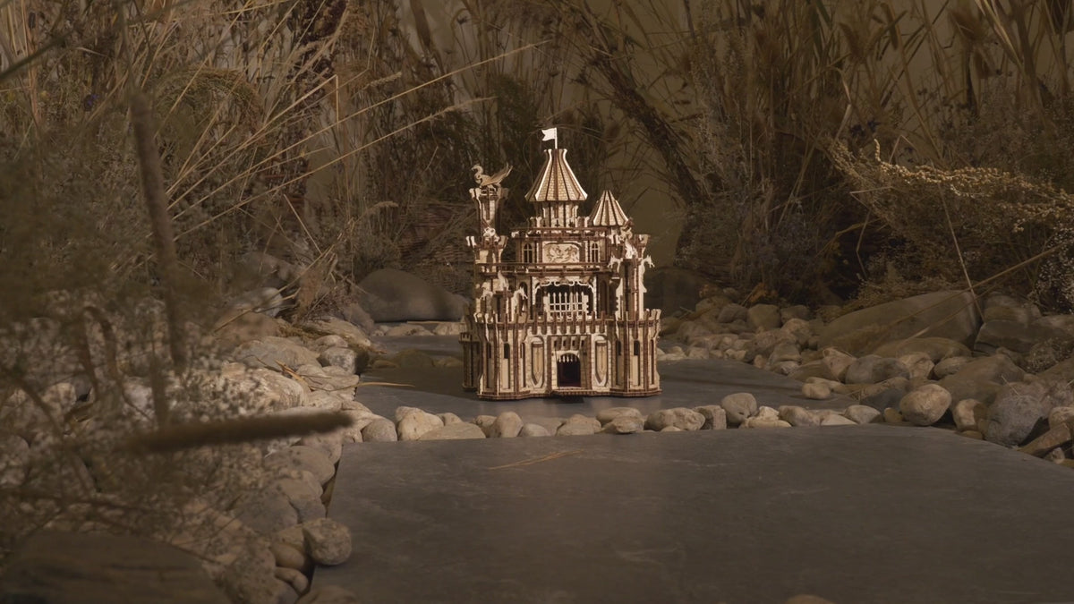 WoodTrick Dragon Castle - groot houten kasteel met licht - productvideo