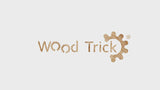 WoodTrick Monster Truck - houten truck met grote wielen en veermotor in beweging
