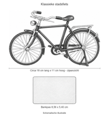 Schematische illustratie van de stadsfiets in zijaanzicht, circa 18 cm lang en 11 cm hoog, naast een bankpas van 8,56 bij 5,40 cm; losse accessoires niet afgebeeld