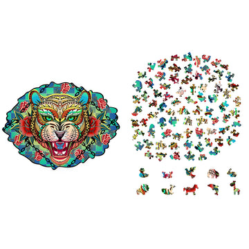 De Tijger Houten Puzzel (A4 formaat) - Krachtige Katachtige Figuurpuzzel van SlimSpul nederland b.v. toont een tijgerkop met groene ogen en rode bloemen; op de foto complete links, losse stukjes rechts voor dierenliefhebbers.