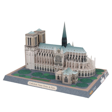 Notre-Dame de Paris papieren 3D-bouwplaat schuin van voren met torens, spits en luchtbogen