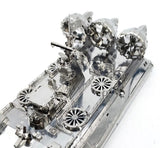 Een close-up van het SlimSpul nederland b.v. Militaire Hovercraft (Bizon) Metalen Bouwpakket, met de gedetailleerde turbines en railings van dit amfibievoertuigmodel tegen een effen witte achtergrond.
