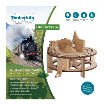 Op een doos van SlimSpul nederland b.v. Tsjoek Tsjoek Trein Houtconstructie - Bewegend Kindermodel (Timberkits Beginner) staat een foto van de houten stoomlocomotief en automaat met trein, gebouwen en rails op een draaiende basis. Voor 9-90 jaar.