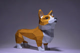 Het Corgi met Voerbakje 3D Papier Model van SlimSpul nederland b.v. is een geometrisch, laag-poly honden bouwpakket met hoekige vlakken in bruin, wit en grijs, puntige oren en korte staart op een neutrale ondergrond.
