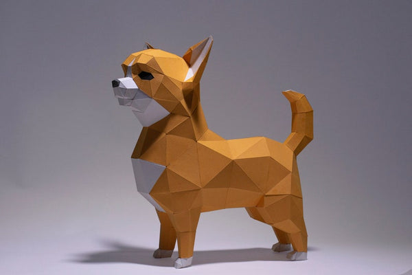 The Chihuahua 3D Papier Model - Gedetailleerd Honden Bouwpakket van SlimSpul nederland b.v. is een origami-stijl papieren Chihuahua sculptuur, ideaal als DIY honden knutselpakket voor papierliefhebbers.