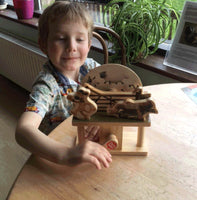 Aardman sleepy farmer - houtconstructie - moeilijkheidsgraad 1 uit 4