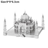 Zilverkleurige Taj Mahal als metalen bouwmodel met centrale koepel en vier vrijstaande minaretten