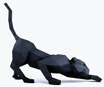 Volledig zijaanzicht van zwarte panter als 3D-papiermodel in lage sluiphouding