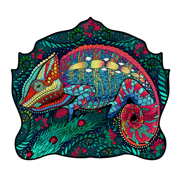 De Kameleon Houten Puzzel (A4+ formaat) van SlimSpul nederland b.v. is een kleurrijke figuurpuzzel met een kameleon die schittert in een levendige jungle vol bladeren en dieren, ideaal voor puzzelliefhebbers.